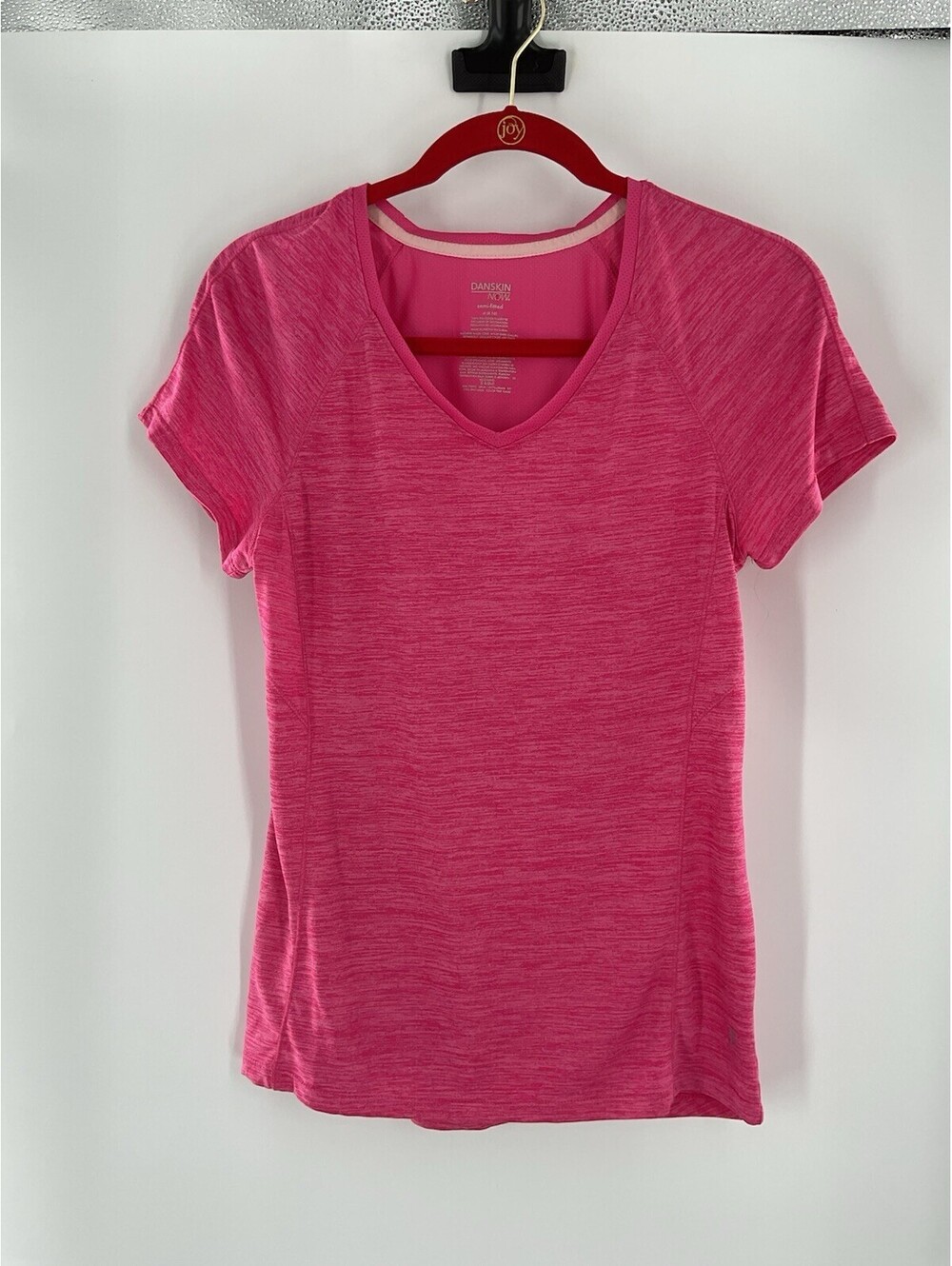 Danskin Now Women’s Medium Athletic Shirt Pink V-Neck Semi Fitted 117